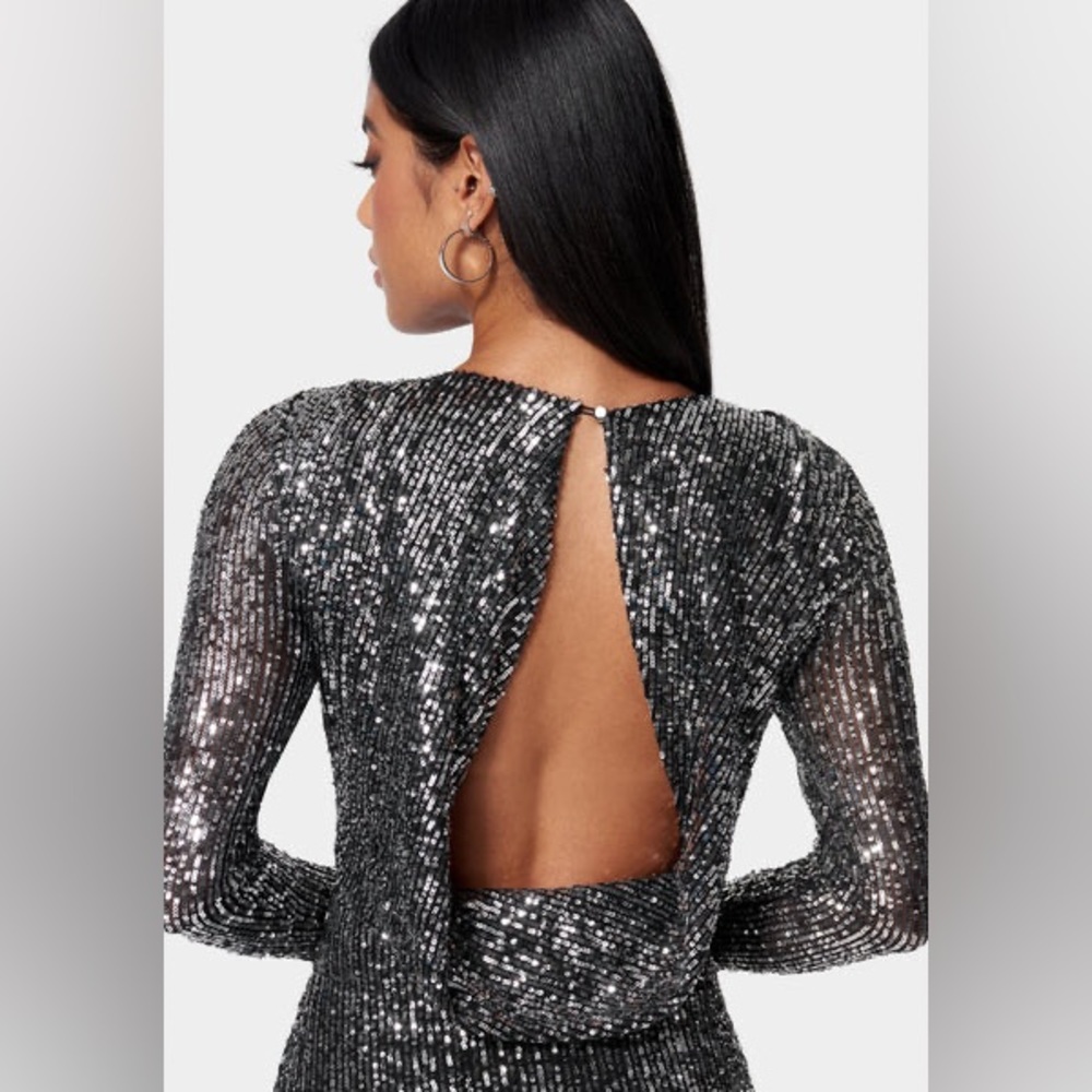 bebe Silver Sequin Long Sleeve Open Back Dress Medium MIDI